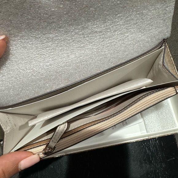 Kate Spade ♠️ Gold Glimmer Medium Flap Wallet/Wristlet - Picture 4 of 6
